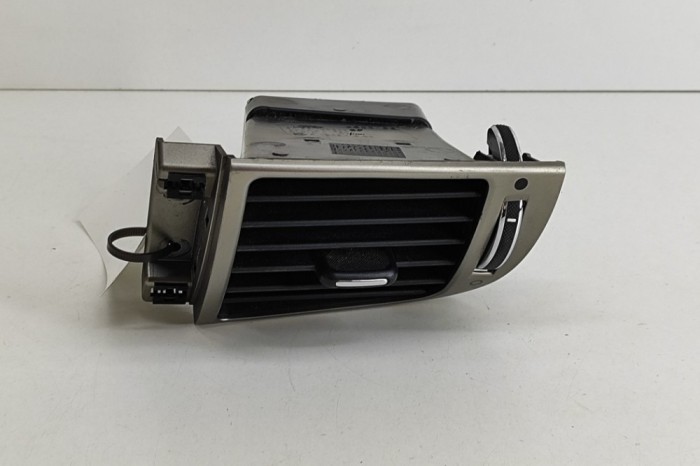 Gura de ventilație planșa de bord JAGUAR XK Coupe X150 2011 OEM: 6W83-19C696-CF,6W83-19C696-AB | 25702415