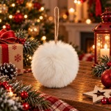 Glob decorativ pufos pentru bradul de Craciun,cu aspect de blana artificiala,design elegant cu textura moale si pufoasa,pentru impodobirea bradului