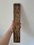 ** Matrita lemn forma prajitura biscuiti turta dulce - Olanda - barbat si femeie in costume populare