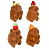 Jucarie de plus Capybara cu fructe diverse, 10x10x20 cm, Maro, CMCLASS