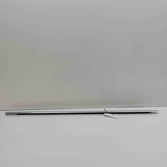 Chedar geam ușă dreapta față VW PASSAT Variant B7 365 2012 OEM: 3C4837476D