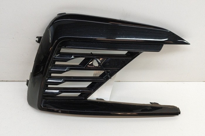 Grila dreapta față VOLVO S90 II 2021 OEM: 32272997 27637826