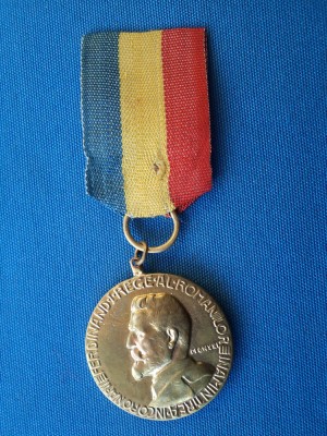 MEDALIA IN AMINTIREA INCORONARII REGELUI FREDINAND 1921 / 2 foto