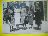 HOPCT 545 W - FOTOGRAFIE VECHE-D= 18 / 13 CM -MODA LA PARIS -MODA IN LUME-SUA -1947-FOTO NEW YORK TIMES PHOTOS 1947