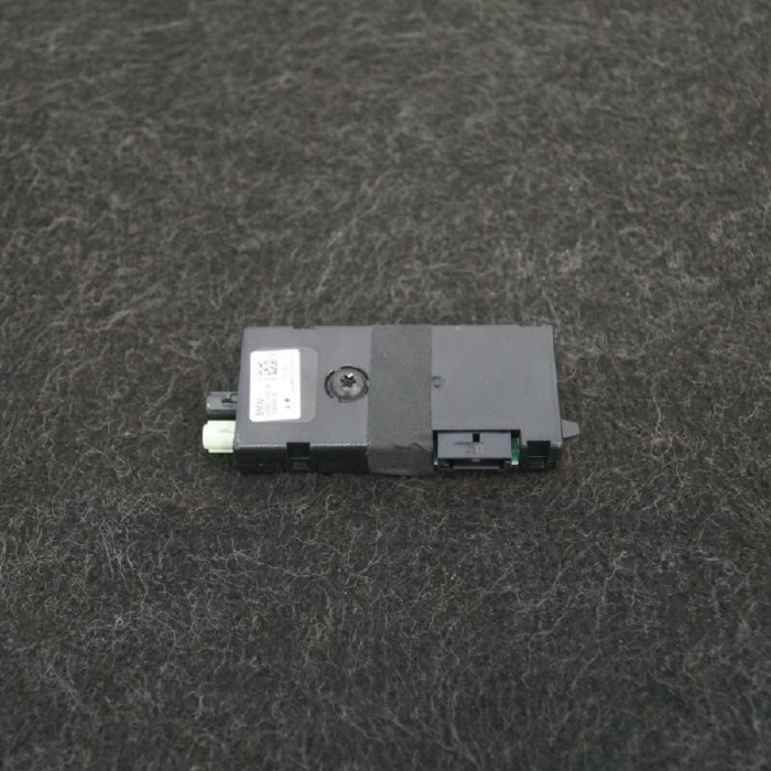 Amplificator de antena BMW 3 F30, F80 2012 OEM: 9231178 2937912
