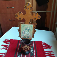 veche candela de lemn cu icoana litografiata Maria Maica Domnului foto