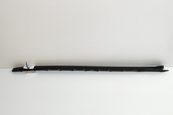 Ornament vertical parbriz dreapta BMW X5 G05 2018 OEM: 7463528 | 25411407