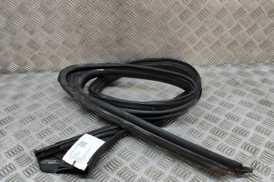 Garnitura ușă dreapta față JAGUAR XK Coupe X150 2011 OEM: 6W83-20710-AH | 25702261 foto