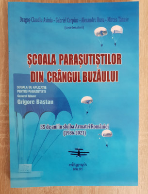 Școala parașutiștilor din Cr&amp;acirc;ngul Buzăului - Dragoș-Claudiu Axinia, G. Carpiuc foto