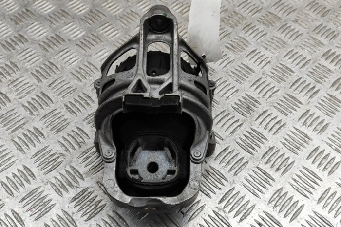 Suport motor dreapta AUDI Q7 4M 2016 OEM: 4M0199372C | 32045262