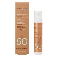 Cremă de față cu protecție solară Korres cu struguri roșii SPF50 50 ml