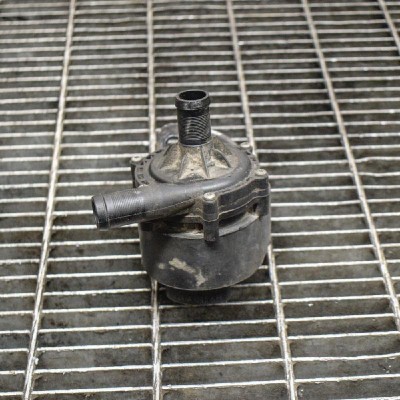 Pompa de apa auxiliara TESLA MODEL X 2018 OEM: 1035348-00-F 10647362 foto