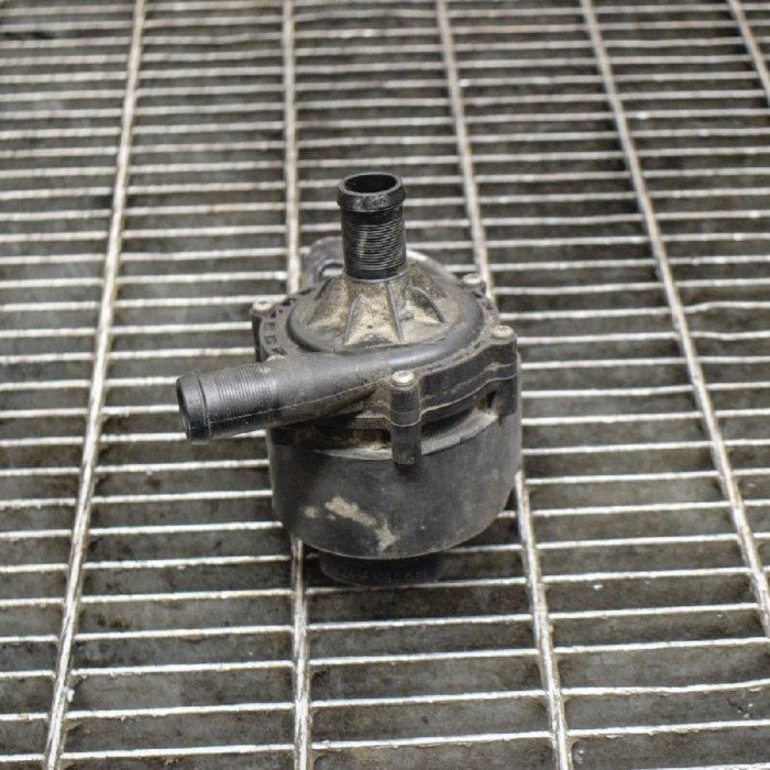 Pompa de apa auxiliara TESLA MODEL X 2018 OEM: 1035348-00-F 10647362