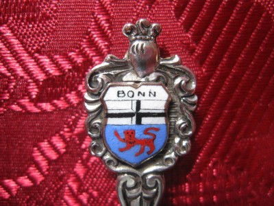 LINGURITA ARGINT MASIV 800 CU MEDALION DIN PORTELAN 10.5 CM 10.52 GRAME foto