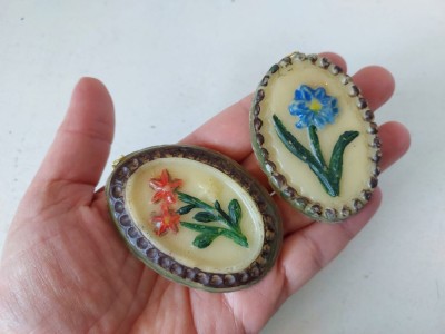* 2 tablouri miniatura decor ceara, cu flori, 6x4cm, vintage, decor casa papusii, colectie, etc. foto