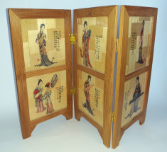 Paravan din lemn cu frumoase decoratiuni japoneze, trei panouri mobile batante foto
