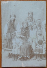Fotografie pe carton , sfarsit de secol 19 , Banat , Timisoara , familie foto