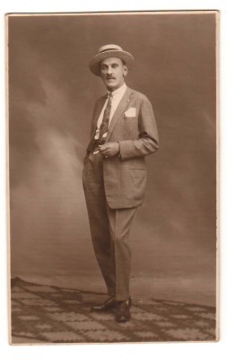 FOTO15034 - BARBAT IN COSTUM, CRAVATA, PALARIE, 1925, LEONAR, BUCURESTI foto
