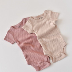 Set de 2 body-uri cu maneca scurta din bumbac organic si modal - Roz/Blush BabyCosy (Marime: 12-18 Luni)