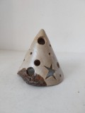 Obiect ceramic decorativ, forma de brad de Craciun, masca pentru lumanare, cca 11cm inaltime x 10.5cm diametru,