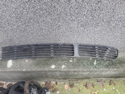 Grilă st&amp;acirc;nga bară față VW Passat 1999 foto