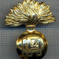 AX 47 INSIGNA MILITARA-SEMN ARMA POLITIA MILITARA ARMATE STREINE-PT.COLECTIONARI