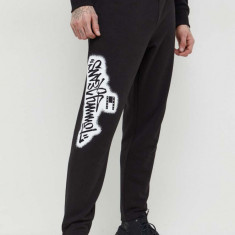 Tommy Jeans pantaloni de trening culoarea negru, cu imprimeu DM0DM18376