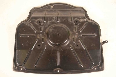 Scut motor central spate VW TOUAREG 7P5 2017 OEM: 7P0131877E,7P6131978B foto