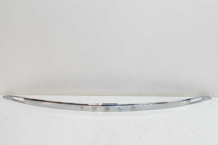 Ornament lampa număr de &icirc;nmatriculare TESLA MODEL S 2017 OEM: 1025776-00-A | 14337215