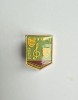 Insignă Vintage PIONIER INTERPRET &ndash; Muzică și Teatru &ndash; RSR &ndash; 2 cm &ndash; Stare Foarte Bună