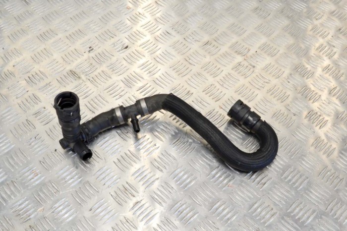 Furtun de lichid de răcire JAGUAR E-PACE X540 2018 OEM: GJ32-8C480-AB 13282060