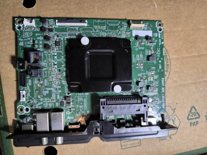 placa de baza RSAG7.820.13518 ROH Hisense DZ/65U67KEVS etc (0003)(B0M1)