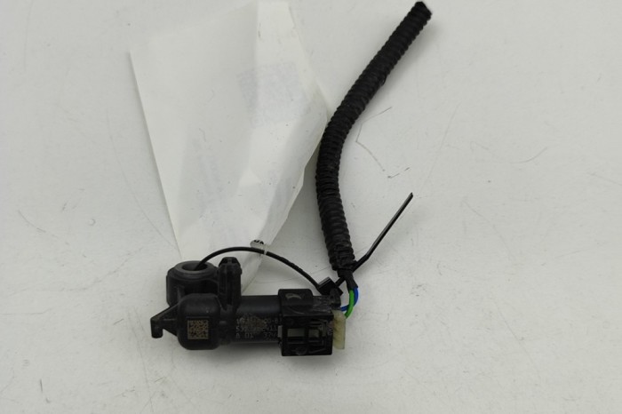 Senzor de impact dreapta spate TESLA MODEL Y 2024 OEM: 1473444-00-B | 30760846