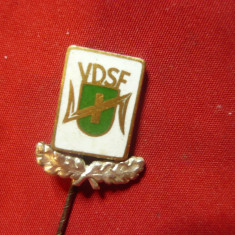 Insigna veche Asociatia VDSF Pescuit Sportiv ,metal si email , L=2,3cm