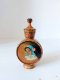 ** Parfum de trandafiri anii &#039;70, 30 ml, in sticla de lemn artizanat Bulgaria