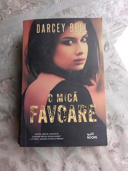 O MICA FAVOARE - DARCEY BELL