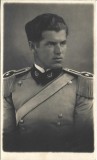 P2883N Locotenent Emil P S&acirc;ngeorzan, Batalionul 8 V&acirc;nători de Munte din Bistrița, &icirc;n uniformă de ceremonie, 1932, studio Foto Sport, Bistrița