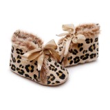 Ghetute crem imblanite - Animal print (Marime Disponibila: 0-3 luni)