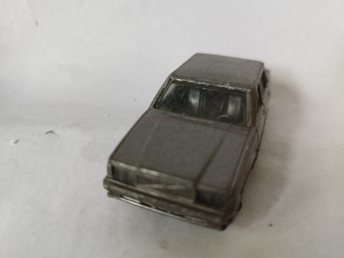 bnk jc Corgi Volvo 760 Saloon