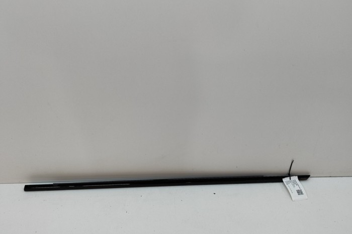 Chedar geam ușă st&acirc;nga față AUDI A4 Avant 8W5, B9 2015 OEM: 8K0837477F 24499523