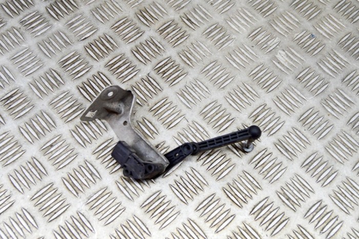 Senzor de nivel &icirc;nălțime st&acirc;nga spate TESLA MODEL S 2014 OEM: 6006523-00-B,1027971-00-A 17092327