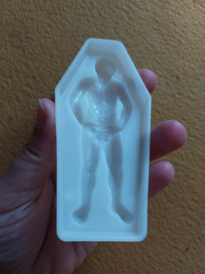 Matrita, forma de plastic pentru turnat figurina ADAM (barbat gol cu frunza) foto