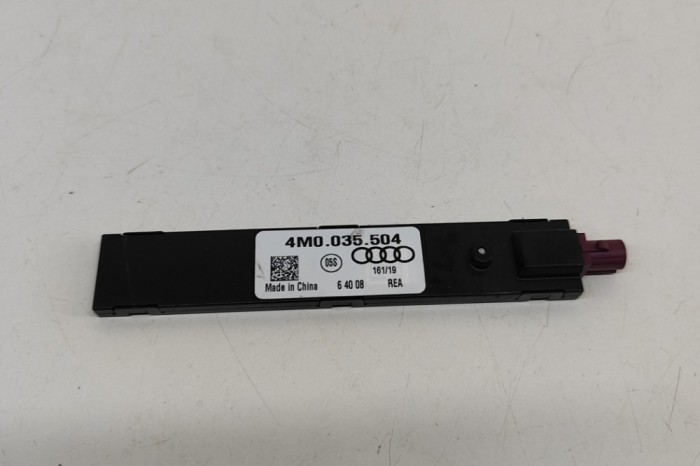 Amplificator de antena PORSCHE CAYENNE Coupe 9YB 2019 OEM: 4M0035504 30059008