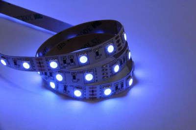 Banda LED SMD5050 RGB IP20 5m 12V 60LED/m 14.4W/m Well LEDSTRGB-5050-126010D202/5-WL foto