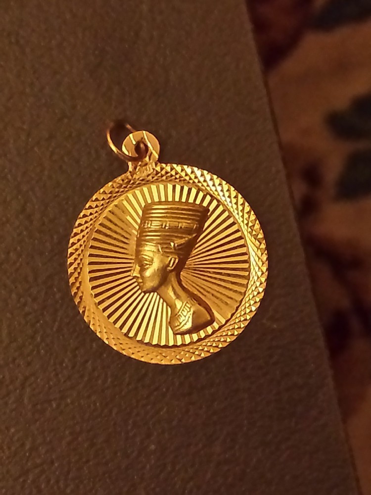 Medalion (pandantiv) rotund Nefertiti, aur 18K, 3.74 g | arhiva Okazii.ro