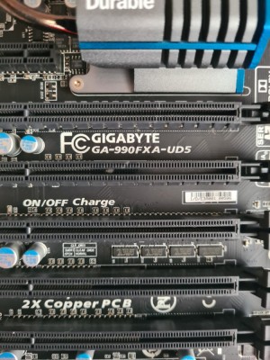 Placa de baza GIGABYTE GA-990FXA-UD5 socket AM3+ foto