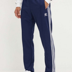 adidas Originals pantaloni de trening Adicolor Classics Beckenbauer culoarea albastru marin, cu imprimeu, IP0421