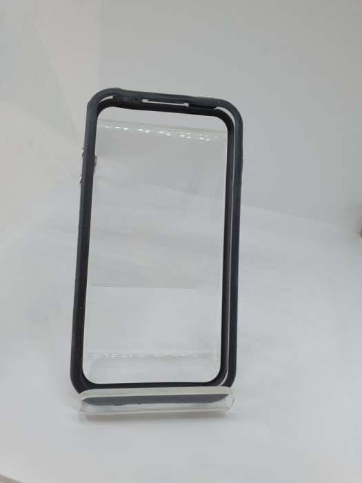 Husa tip Bumper Iphone 4 / 4s + Cablu date Cadou