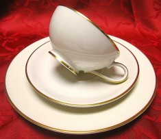 SET MIC DEJUN PORTELAN CREM IVOIRE ROSENTHAL ELFENBEIN ANUL 1949 MODEL ELSE CEASCA CAFEA SI FARFURII