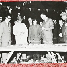 Fotografie, Nicolae Ceausescu in vizita de lucru la santierul naval Galati